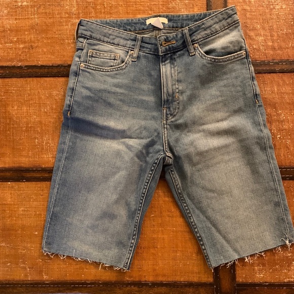 SOLD ‼️NWOT Ripped Jean Short - Picture 2 of 6